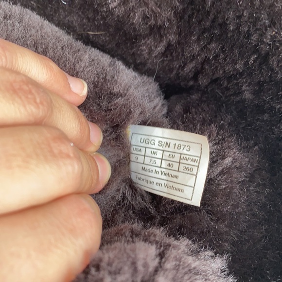 Brown Ugg boots - Picture 5 of 6